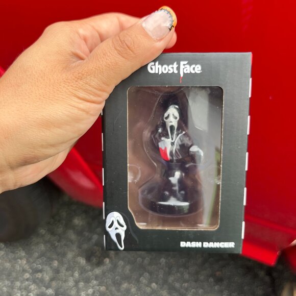 Pink. Ghost Face, Ghost Face & Terrifier Trio  figurines - Picture 6 of 6